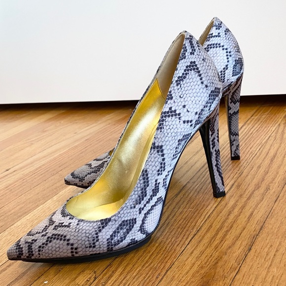 Stella McCartney Python Pumps - Picture 9 of 13